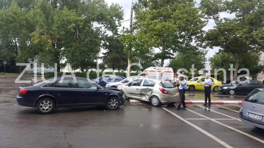 imagini de la eveniment accident rutier pe strada soveja o persoana incarcerata 664547 imagini de la eveniment accident rutier pe strada soveja o persoana incarcerata 664547