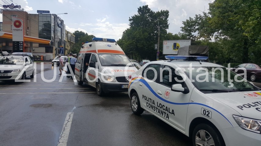 imagini de la eveniment accident rutier pe strada soveja o persoana incarcerata 664547 imagini de la eveniment accident rutier pe strada soveja o persoana incarcerata 664547