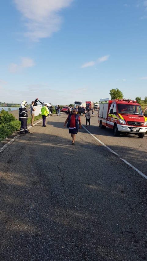 accident in lant in judetul suceava doua microbuze de calatori implicate cinci persoane au fost ranite accident in lant in judetul suceava doua microbuze de calatori implicate cinci persoane au fost ranite