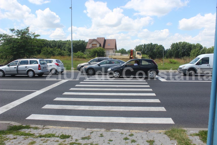 linia dubla continua din dreptul unui supermarket de pe aurel vlaicu marul discordiei intre locuitori linia dubla continua din dreptul unui supermarket de pe aurel vlaicu marul discordiei intre locuitori