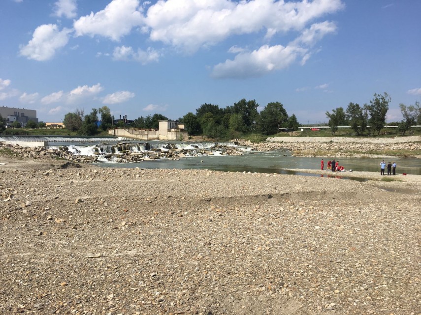 operatiune de salvare un barbat a disparut in raul suceava pompierii chemati in ajutor 665458 operatiune de salvare un barbat a disparut in raul suceava pompierii chemati in ajutor 665458