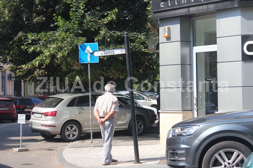 actiunea de inlocuire a placutelor stradale pe cladiri si in intersectiile principale din constanta se actiunea de inlocuire a placutelor stradale pe cladiri si in intersectiile principale din constanta se