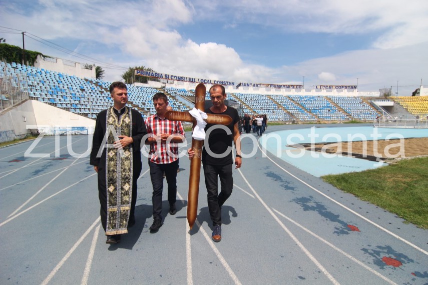 imagini de la eveniment constanta inmormantarea lui dumitru mihailescu ultimul tur de pista pe stadionul imagini de la eveniment constanta inmormantarea lui dumitru mihailescu ultimul tur de pista pe stadionul