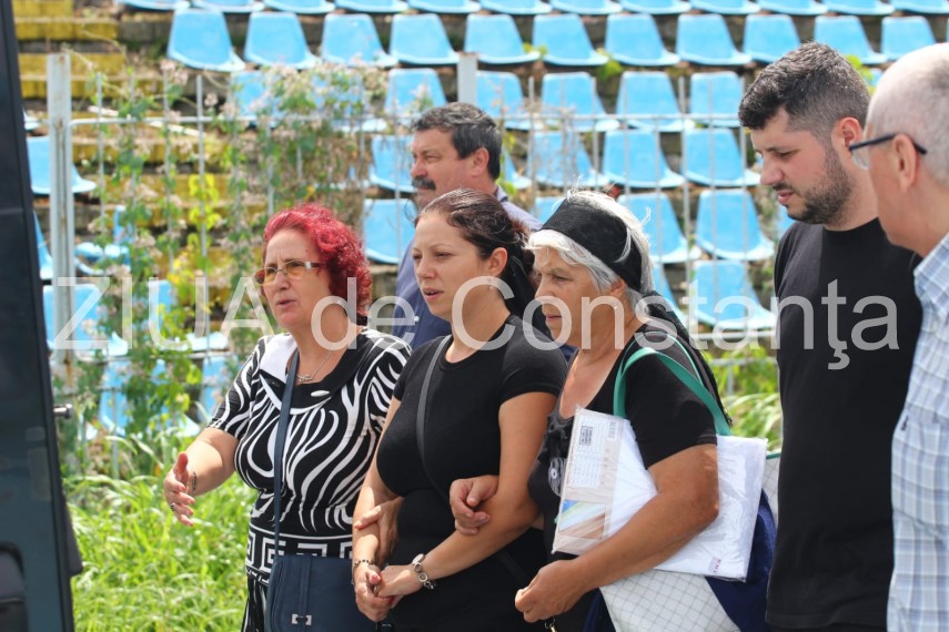 imagini de la eveniment constanta inmormantarea lui dumitru mihailescu ultimul tur de pista pe stadionul imagini de la eveniment constanta inmormantarea lui dumitru mihailescu ultimul tur de pista pe stadionul