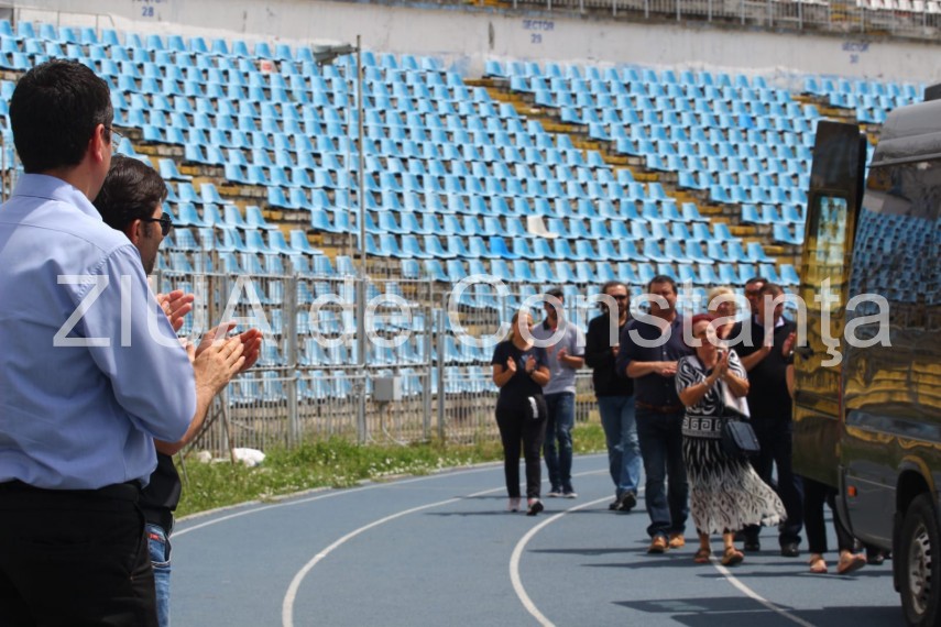 imagini de la eveniment constanta inmormantarea lui dumitru mihailescu ultimul tur de pista pe stadionul imagini de la eveniment constanta inmormantarea lui dumitru mihailescu ultimul tur de pista pe stadionul