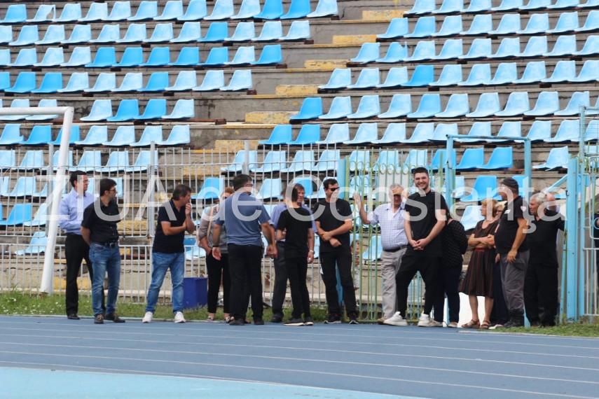 imagini de la eveniment constanta inmormantarea lui dumitru mihailescu ultimul tur de pista pe stadionul imagini de la eveniment constanta inmormantarea lui dumitru mihailescu ultimul tur de pista pe stadionul