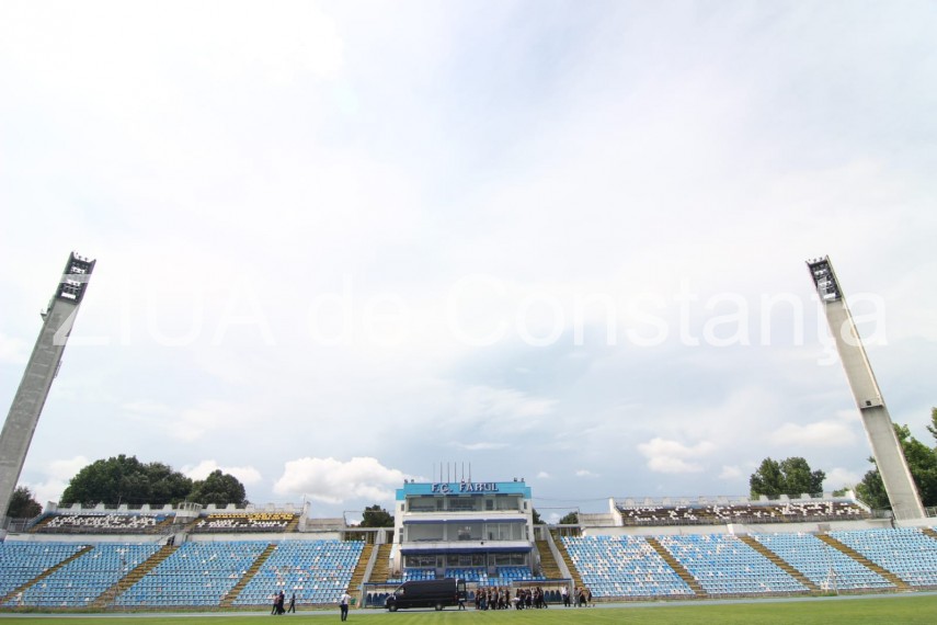 imagini de la eveniment constanta inmormantarea lui dumitru mihailescu ultimul tur de pista pe stadionul imagini de la eveniment constanta inmormantarea lui dumitru mihailescu ultimul tur de pista pe stadionul