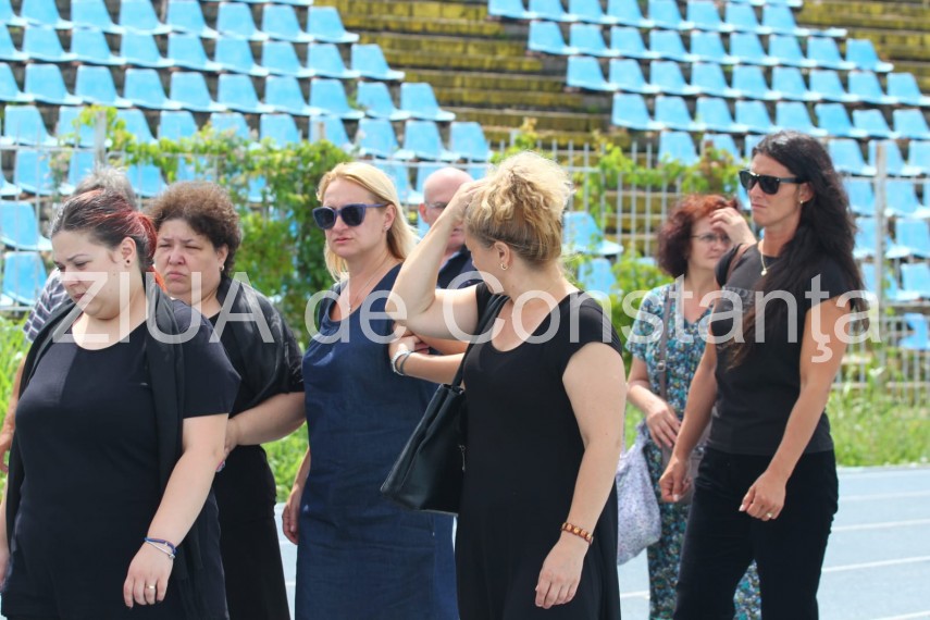 imagini de la eveniment constanta inmormantarea lui dumitru mihailescu ultimul tur de pista pe stadionul imagini de la eveniment constanta inmormantarea lui dumitru mihailescu ultimul tur de pista pe stadionul