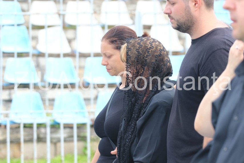 imagini de la eveniment constanta inmormantarea lui dumitru mihailescu ultimul tur de pista pe stadionul imagini de la eveniment constanta inmormantarea lui dumitru mihailescu ultimul tur de pista pe stadionul