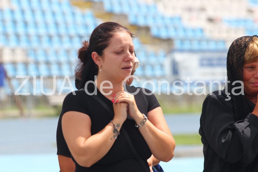 imagini de la eveniment constanta inmormantarea lui dumitru mihailescu ultimul tur de pista pe stadionul imagini de la eveniment constanta inmormantarea lui dumitru mihailescu ultimul tur de pista pe stadionul