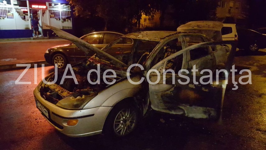 dezastru intr o parcare din constanta un autoturism a luat foc alte doua au fost afectate politia ancheteaza dezastru intr o parcare din constanta un autoturism a luat foc alte doua au fost afectate politia ancheteaza