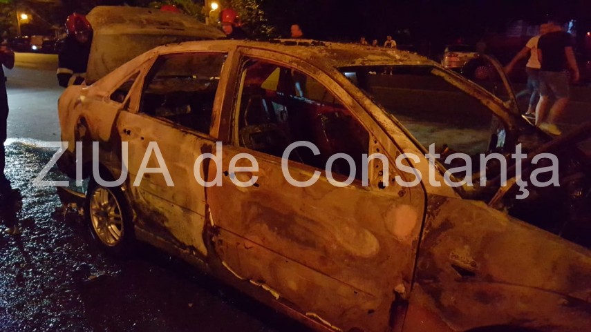 dezastru intr o parcare din constanta un autoturism a luat foc alte doua au fost afectate politia ancheteaza dezastru intr o parcare din constanta un autoturism a luat foc alte doua au fost afectate politia ancheteaza