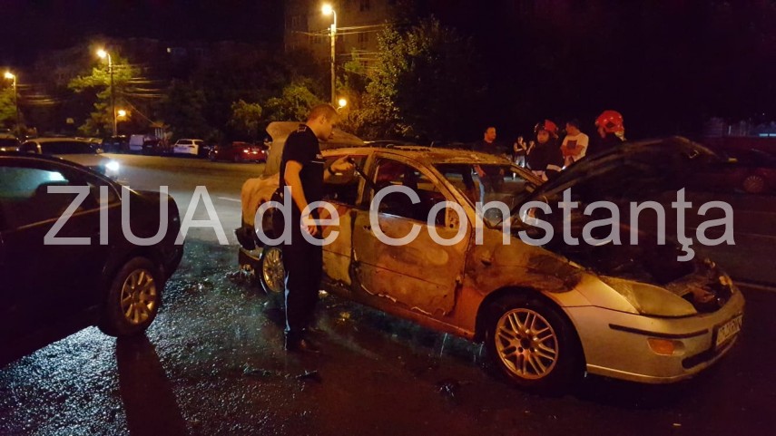 dezastru intr o parcare din constanta un autoturism a luat foc alte doua au fost afectate politia ancheteaza dezastru intr o parcare din constanta un autoturism a luat foc alte doua au fost afectate politia ancheteaza