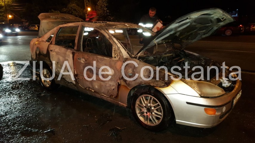 dezastru intr o parcare din constanta un autoturism a luat foc alte doua au fost afectate politia ancheteaza dezastru intr o parcare din constanta un autoturism a luat foc alte doua au fost afectate politia ancheteaza