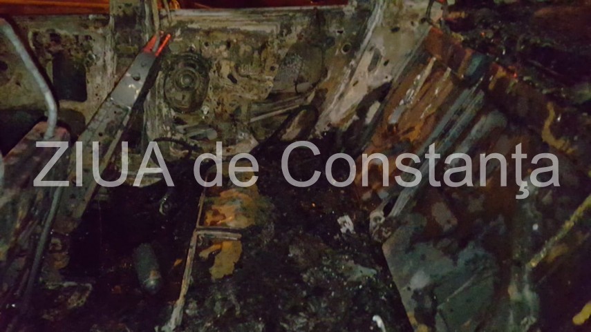 dezastru intr o parcare din constanta un autoturism a luat foc alte doua au fost afectate politia ancheteaza dezastru intr o parcare din constanta un autoturism a luat foc alte doua au fost afectate politia ancheteaza