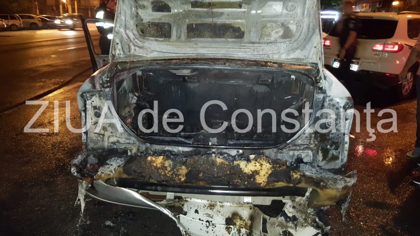 dezastru intr o parcare din constanta un autoturism a luat foc alte doua au fost afectate politia ancheteaza dezastru intr o parcare din constanta un autoturism a luat foc alte doua au fost afectate politia ancheteaza