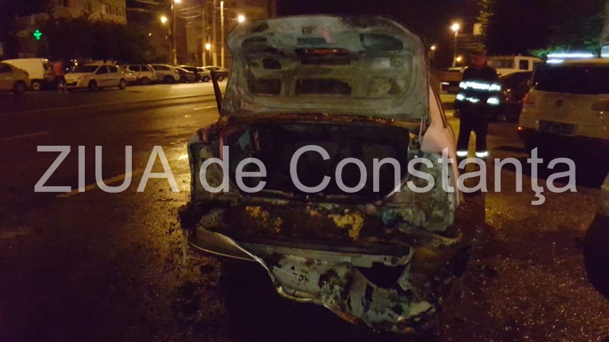 dezastru intr o parcare din constanta un autoturism a luat foc alte doua au fost afectate politia ancheteaza dezastru intr o parcare din constanta un autoturism a luat foc alte doua au fost afectate politia ancheteaza