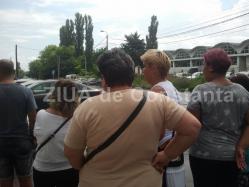 Situaţie absurdă pe strada Justiţiei. 12 familii riscă să rămână fără curent din lipsa unei semnături