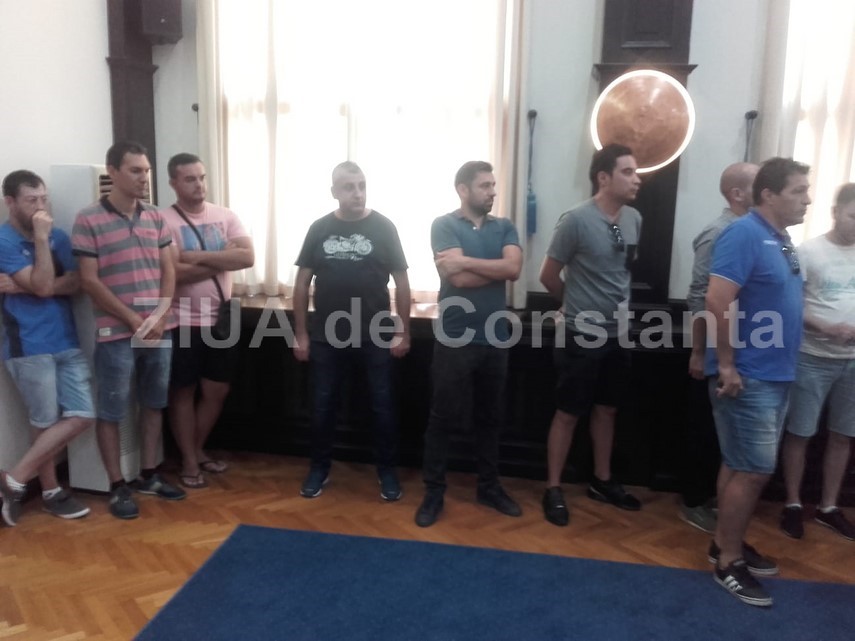 suporterii au venit ieri la sedinta de consiliu local municipal constanta ssc farul a fost in pericol suporterii au venit ieri la sedinta de consiliu local municipal constanta ssc farul a fost in pericol