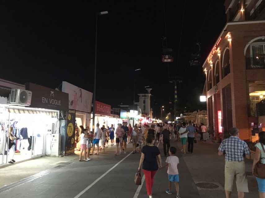 bezna in statiunea mamaia sistemul de iluminat public nu functioneaza intre hotelul iaki si piateta cazino bezna in statiunea mamaia sistemul de iluminat public nu functioneaza intre hotelul iaki si piateta cazino