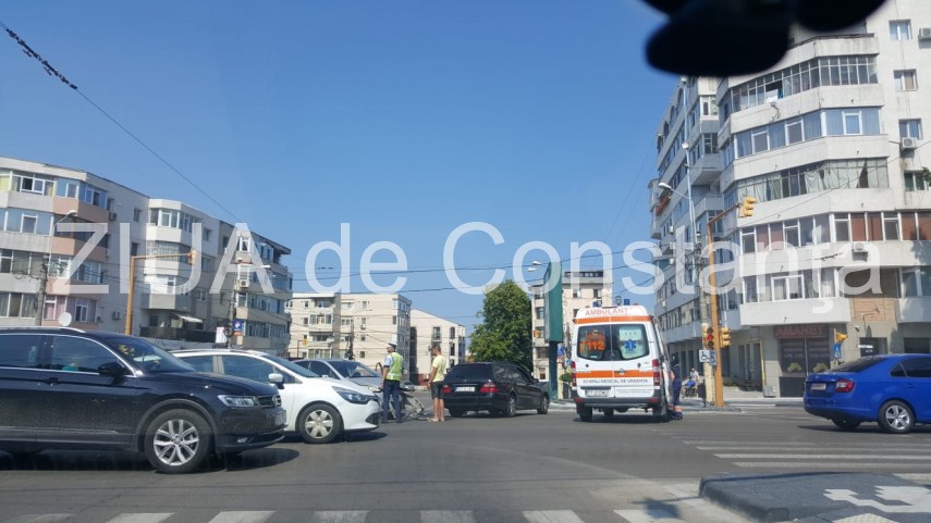 imagini de la eveniment accident rutier in constanta la intersectia bulevardului tomis cu strada ion imagini de la eveniment accident rutier in constanta la intersectia bulevardului tomis cu strada ion