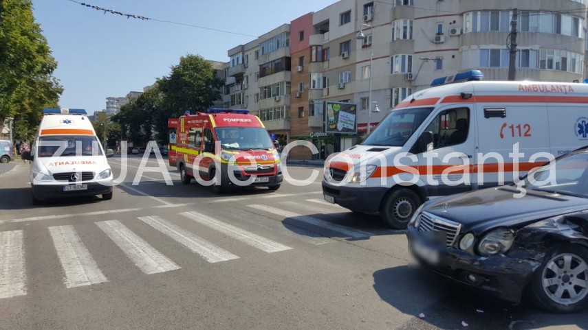 imagini de la eveniment accident rutier in constanta la intersectia bulevardului tomis cu strada ion imagini de la eveniment accident rutier in constanta la intersectia bulevardului tomis cu strada ion
