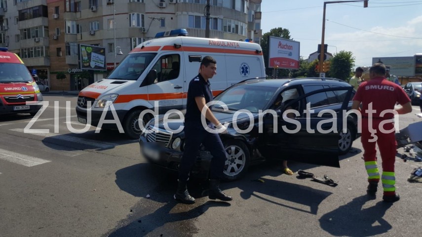 imagini de la eveniment accident rutier in constanta la intersectia bulevardului tomis cu strada ion imagini de la eveniment accident rutier in constanta la intersectia bulevardului tomis cu strada ion
