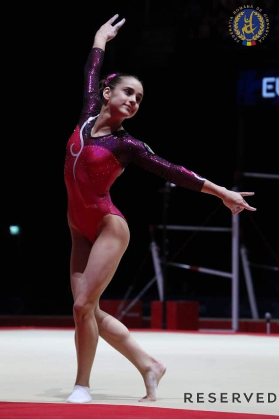 gimnasta ioana stanciulescu de la cs farul constanta campioana europeana 667055 gimnasta ioana stanciulescu de la cs farul constanta campioana europeana 667055