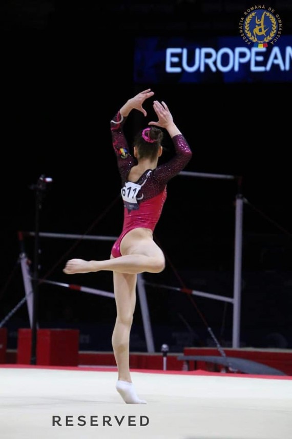 gimnasta ioana stanciulescu de la cs farul constanta campioana europeana 667055 gimnasta ioana stanciulescu de la cs farul constanta campioana europeana 667055