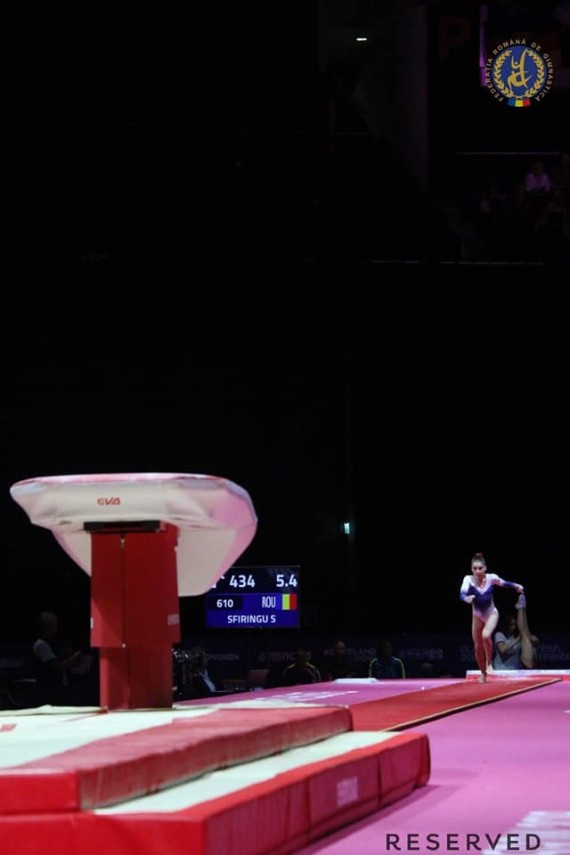 gimnasta ioana stanciulescu de la cs farul constanta campioana europeana 667055 gimnasta ioana stanciulescu de la cs farul constanta campioana europeana 667055