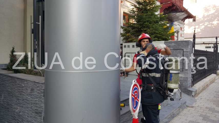 live imagini de la eveniment incendiu la sediul spit constanta echipaje de politie pompieri si medici live imagini de la eveniment incendiu la sediul spit constanta echipaje de politie pompieri si medici