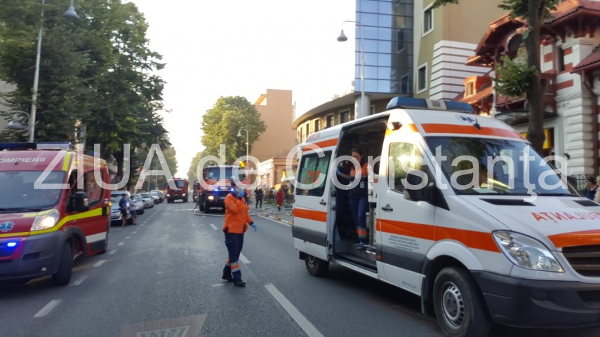 live imagini de la eveniment incendiu la sediul spit constanta echipaje de politie pompieri si medici live imagini de la eveniment incendiu la sediul spit constanta echipaje de politie pompieri si medici