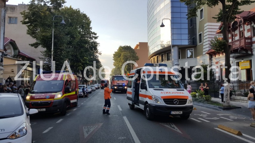 live imagini de la eveniment incendiu la sediul spit constanta echipaje de politie pompieri si medici live imagini de la eveniment incendiu la sediul spit constanta echipaje de politie pompieri si medici