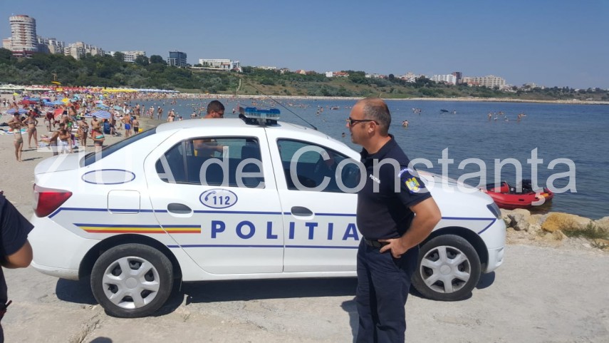 interventie de urgenta pe plaja de la modern un minor prins intre stabilopozi 667114 interventie de urgenta pe plaja de la modern un minor prins intre stabilopozi 667114
