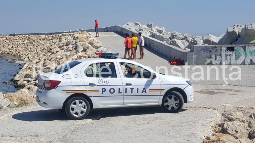 interventie de urgenta pe plaja de la modern un minor prins intre stabilopozi 667114 interventie de urgenta pe plaja de la modern un minor prins intre stabilopozi 667114