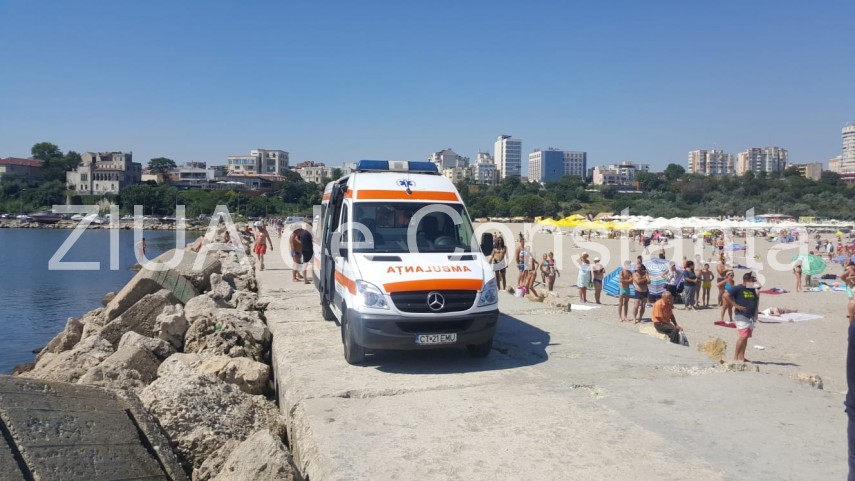 interventie de urgenta pe plaja de la modern un minor prins intre stabilopozi 667114 interventie de urgenta pe plaja de la modern un minor prins intre stabilopozi 667114
