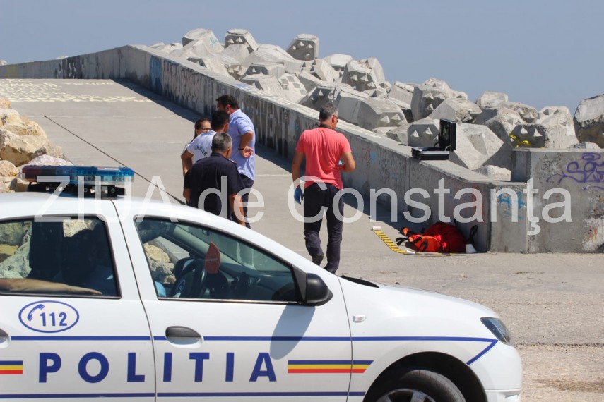 interventie de urgenta pe plaja de la modern un minor prins intre stabilopozi 667114 interventie de urgenta pe plaja de la modern un minor prins intre stabilopozi 667114