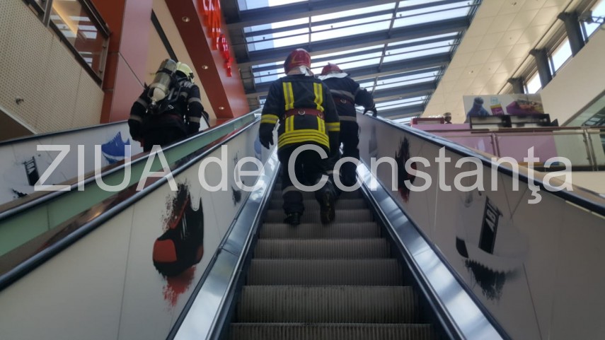 incendiu in city park mall pompierii intervin de urgenta 667125 incendiu in city park mall pompierii intervin de urgenta 667125