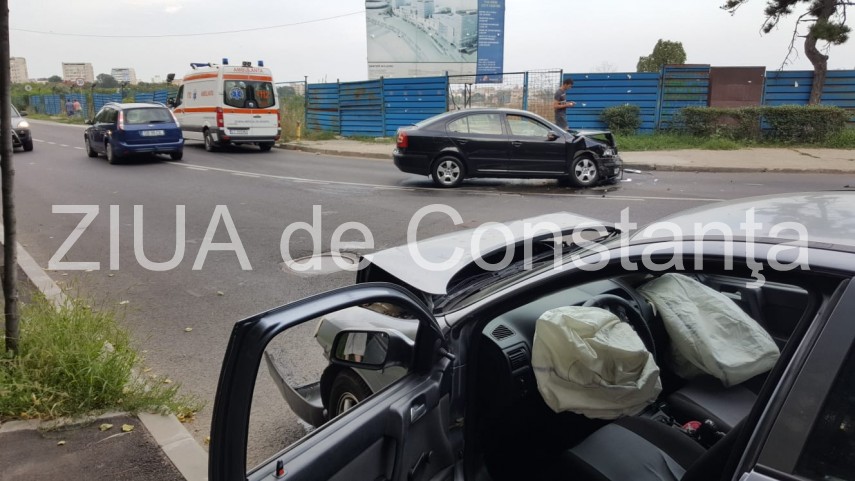 imagini de la eveniment accident rutier pe strada traian din constanta doua masini implicate trei victime imagini de la eveniment accident rutier pe strada traian din constanta doua masini implicate trei victime