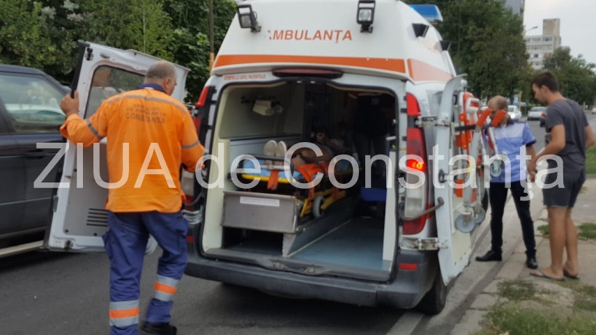 imagini de la eveniment accident rutier pe strada traian din constanta doua masini implicate trei victime imagini de la eveniment accident rutier pe strada traian din constanta doua masini implicate trei victime