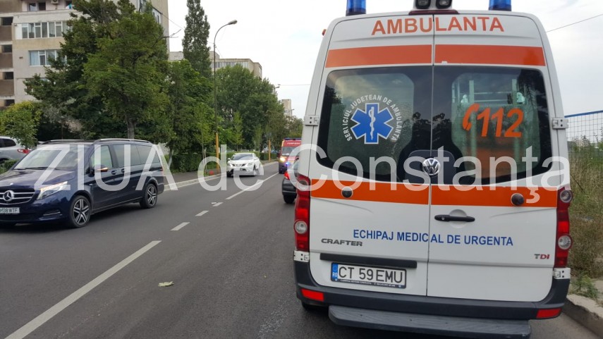 imagini de la eveniment accident rutier pe strada traian din constanta doua masini implicate trei victime imagini de la eveniment accident rutier pe strada traian din constanta doua masini implicate trei victime