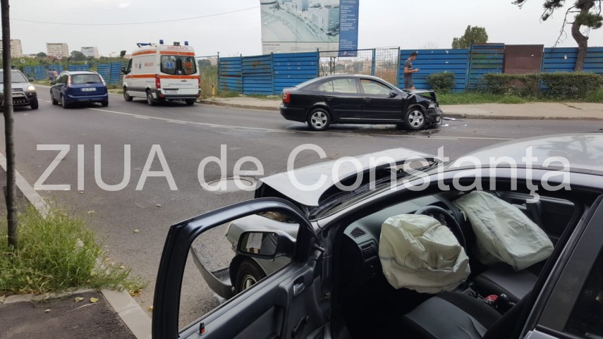 imagini de la eveniment accident rutier pe strada traian din constanta doua masini implicate trei victime imagini de la eveniment accident rutier pe strada traian din constanta doua masini implicate trei victime