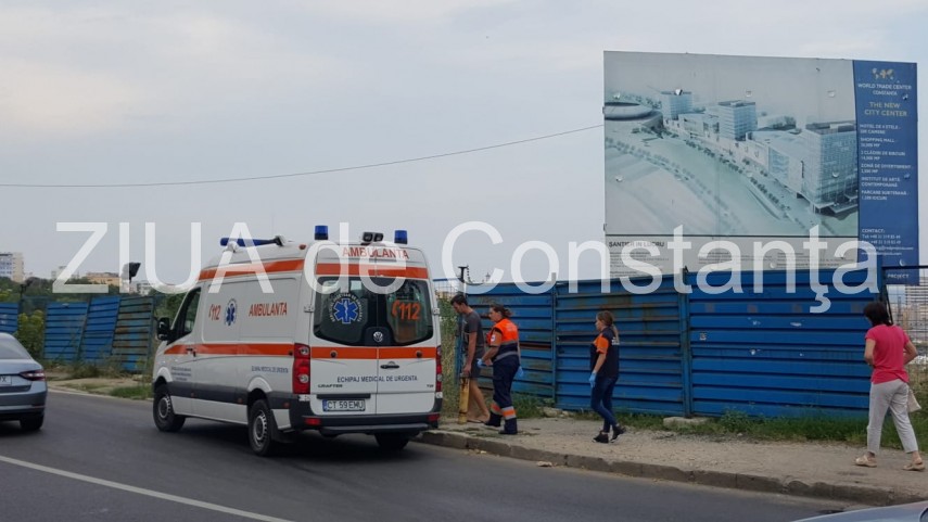 imagini de la eveniment accident rutier pe strada traian din constanta doua masini implicate trei victime imagini de la eveniment accident rutier pe strada traian din constanta doua masini implicate trei victime