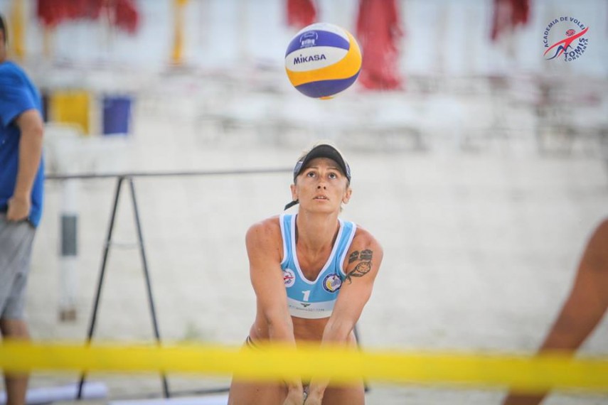la mamaia a inceput turneul de volei pe plaja intrecerea se incheie duminica galerie foto 667284 la mamaia a inceput turneul de volei pe plaja intrecerea se incheie duminica galerie foto 667284