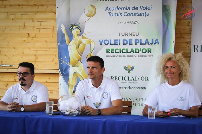 la mamaia a inceput turneul de volei pe plaja intrecerea se incheie duminica galerie foto 667284 la mamaia a inceput turneul de volei pe plaja intrecerea se incheie duminica galerie foto 667284