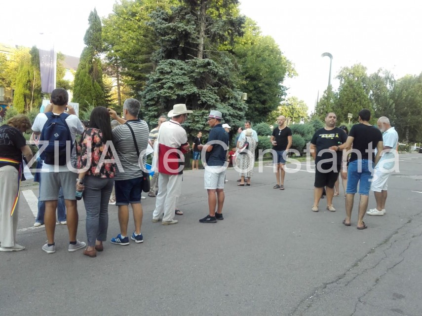 live update un nou protest are loc la constanta sute de persoane participa ce mesaje transmit manifestantii live update un nou protest are loc la constanta sute de persoane participa ce mesaje transmit manifestantii