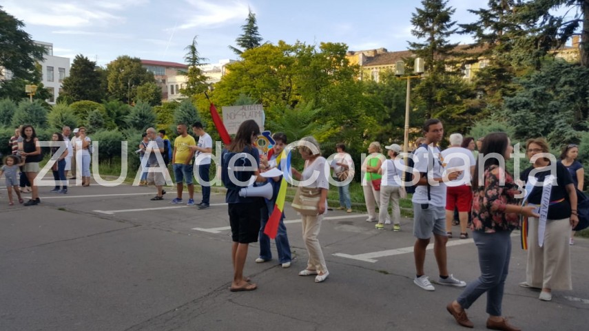 live update un nou protest are loc la constanta sute de persoane participa ce mesaje transmit manifestantii live update un nou protest are loc la constanta sute de persoane participa ce mesaje transmit manifestantii