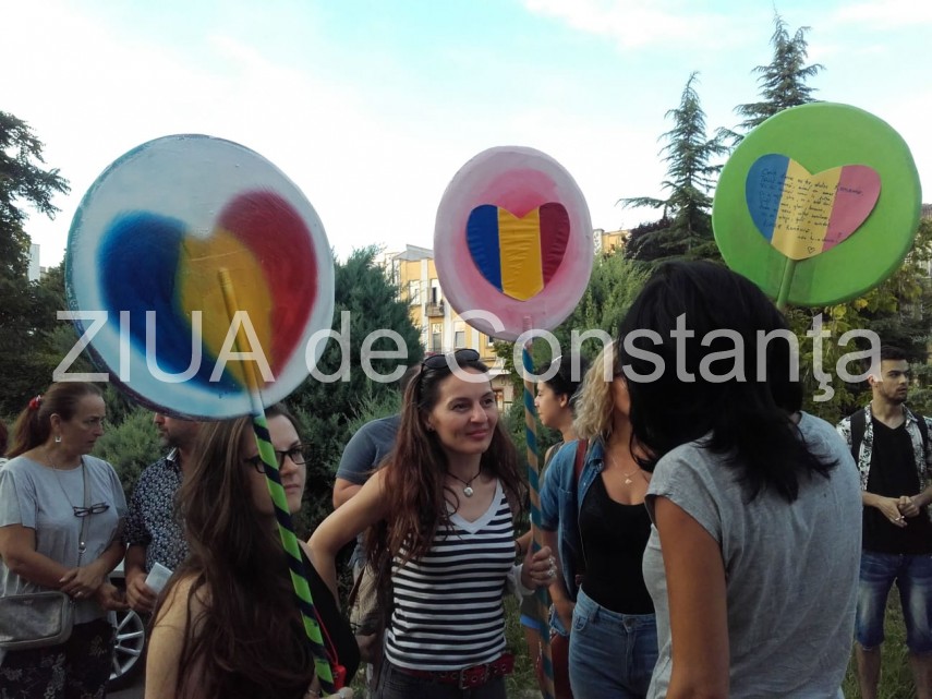live update un nou protest are loc la constanta sute de persoane participa ce mesaje transmit manifestantii live update un nou protest are loc la constanta sute de persoane participa ce mesaje transmit manifestantii