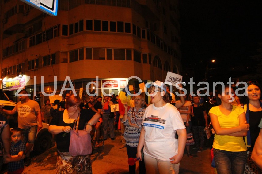 live update un nou protest are loc la constanta sute de persoane participa ce mesaje transmit manifestantii live update un nou protest are loc la constanta sute de persoane participa ce mesaje transmit manifestantii