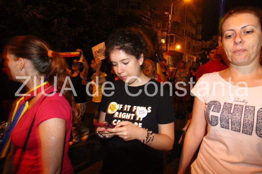 live update un nou protest are loc la constanta sute de persoane participa ce mesaje transmit manifestantii live update un nou protest are loc la constanta sute de persoane participa ce mesaje transmit manifestantii